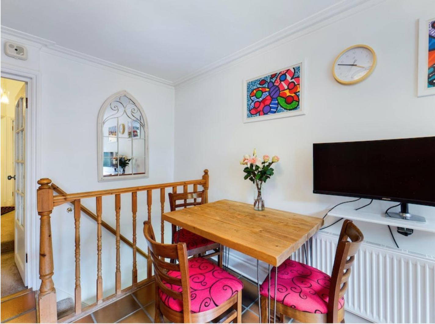 The Clapham Apartment With Private Patio London Bagian luar foto