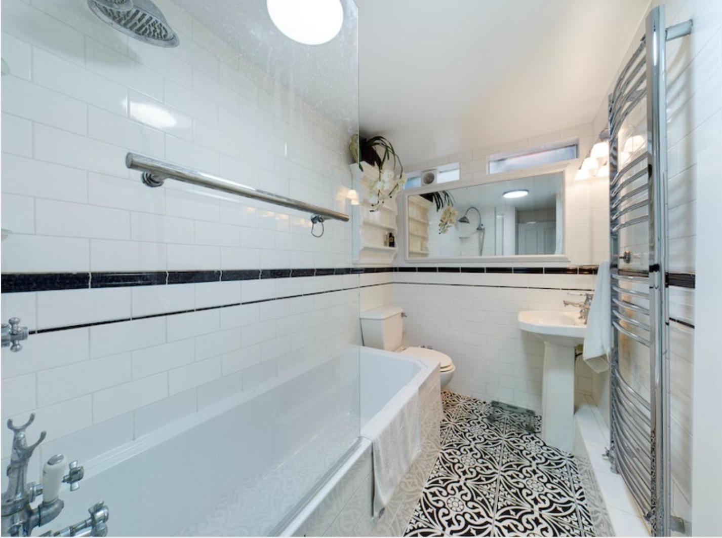 The Clapham Apartment With Private Patio London Bagian luar foto