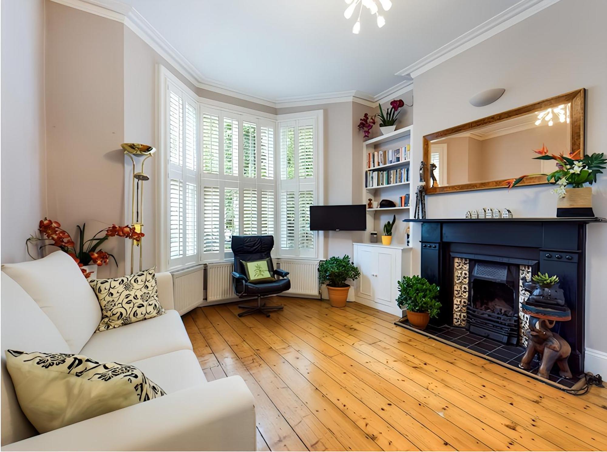 The Clapham Apartment With Private Patio London Bagian luar foto